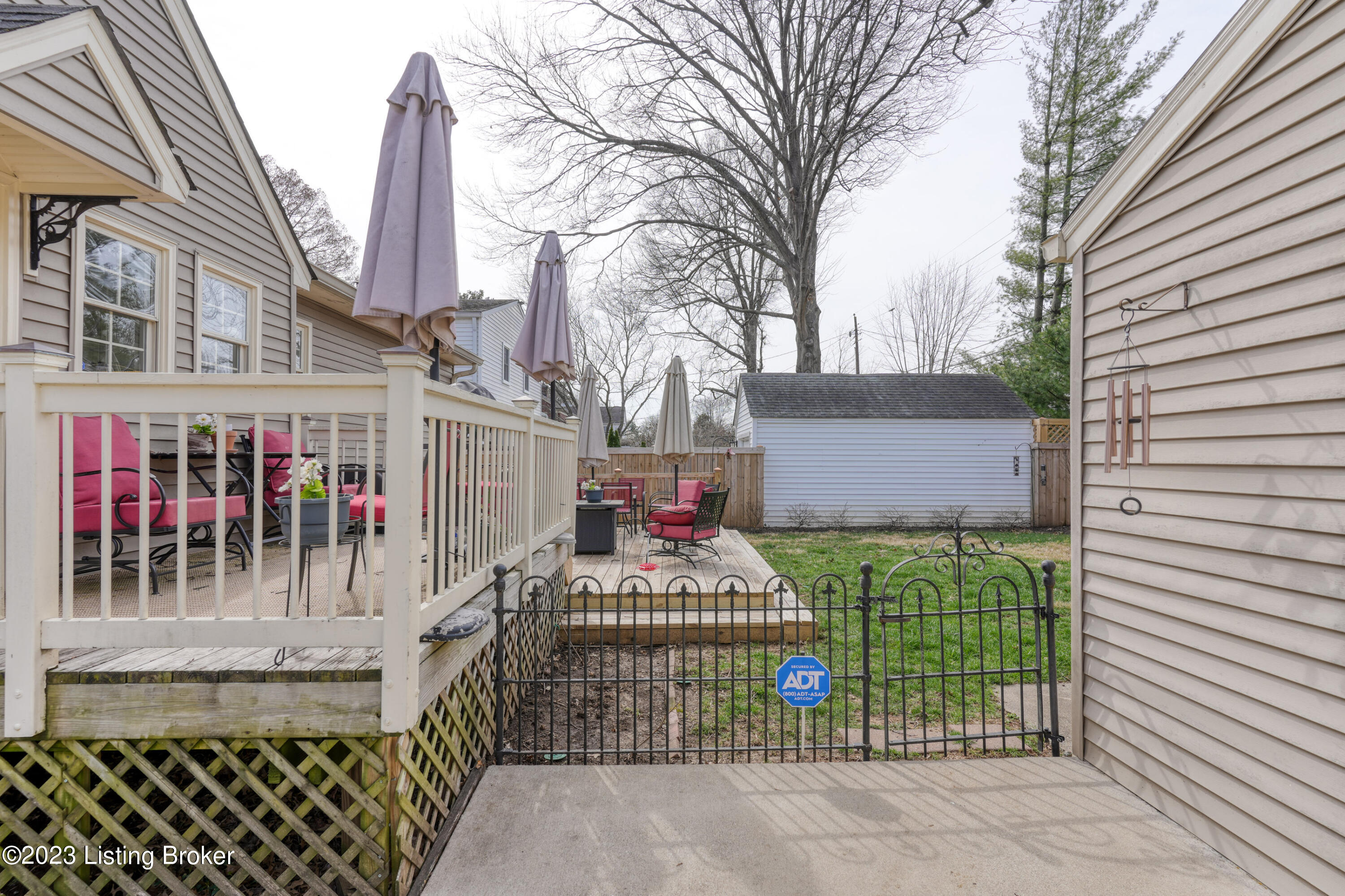 218 Don Allen Road Louisville, KY 40207 - Photo 43 of 48 054 - 20230306 09629
