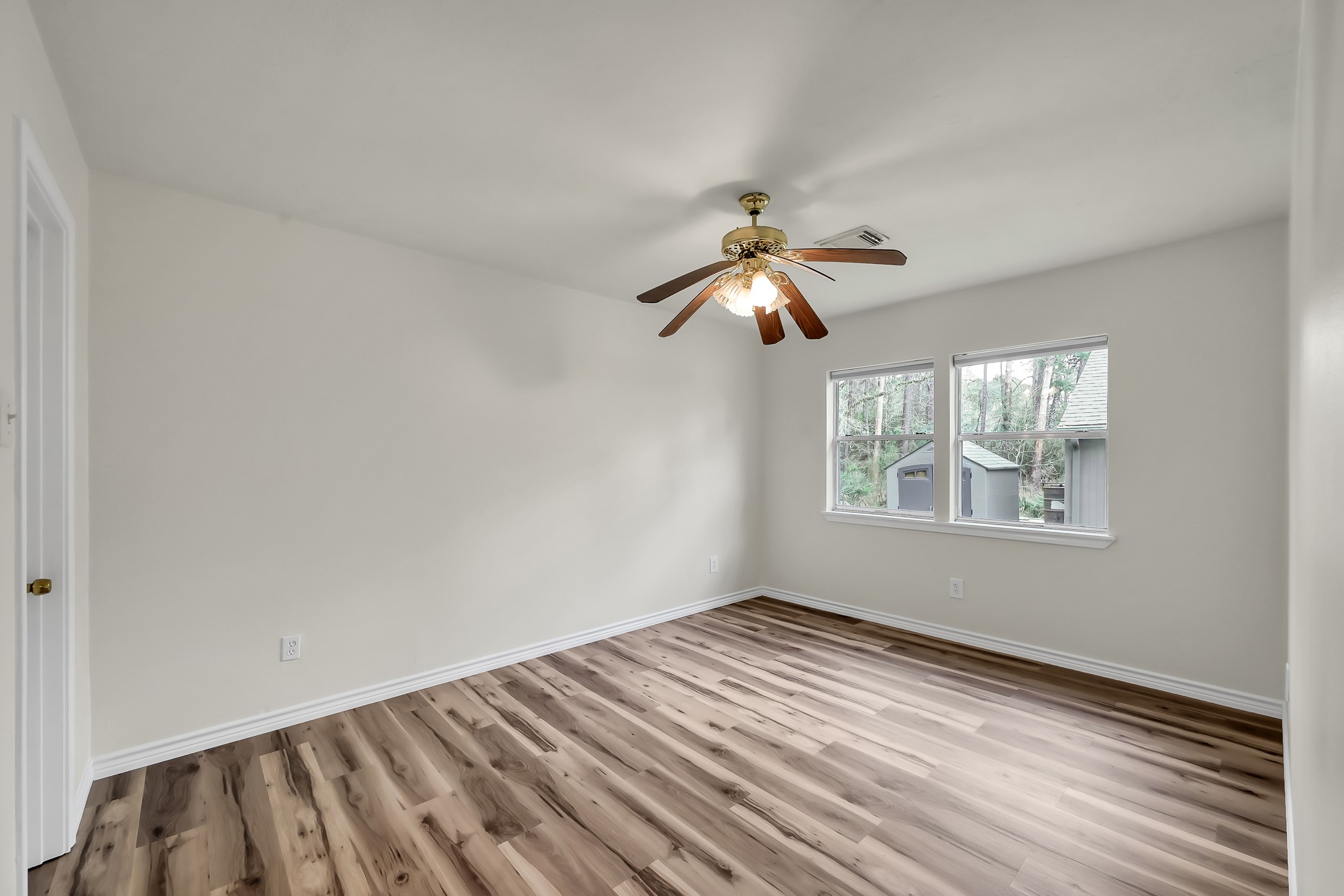 6 Hollow Forest Trinity, TX 75862 - Photo 34 of 38 an empty room with windows