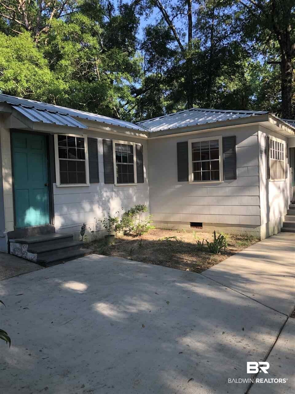1318 East Forest Ridge Road Mobile, AL 36618 - Photo 2 of 15