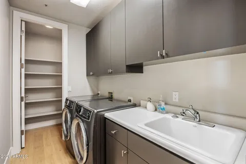 $1,899,000 | 11083 East Juan Tabo Road, Scottsdale, AZ 85255