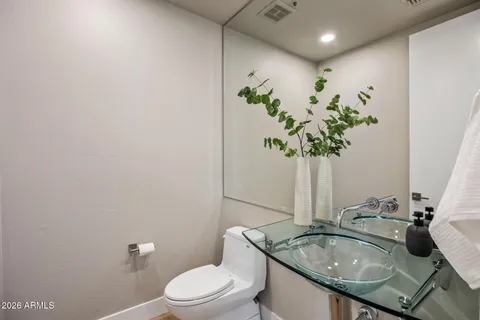 $1,899,000 | 11083 East Juan Tabo Road, Scottsdale, AZ 85255