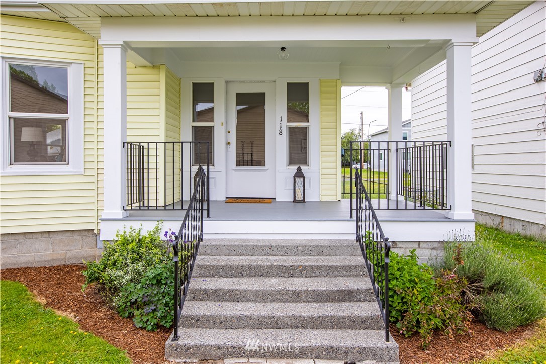 118 First Street Sumas, WA 98295 - Photo 3 of 40 Gallery Image 3