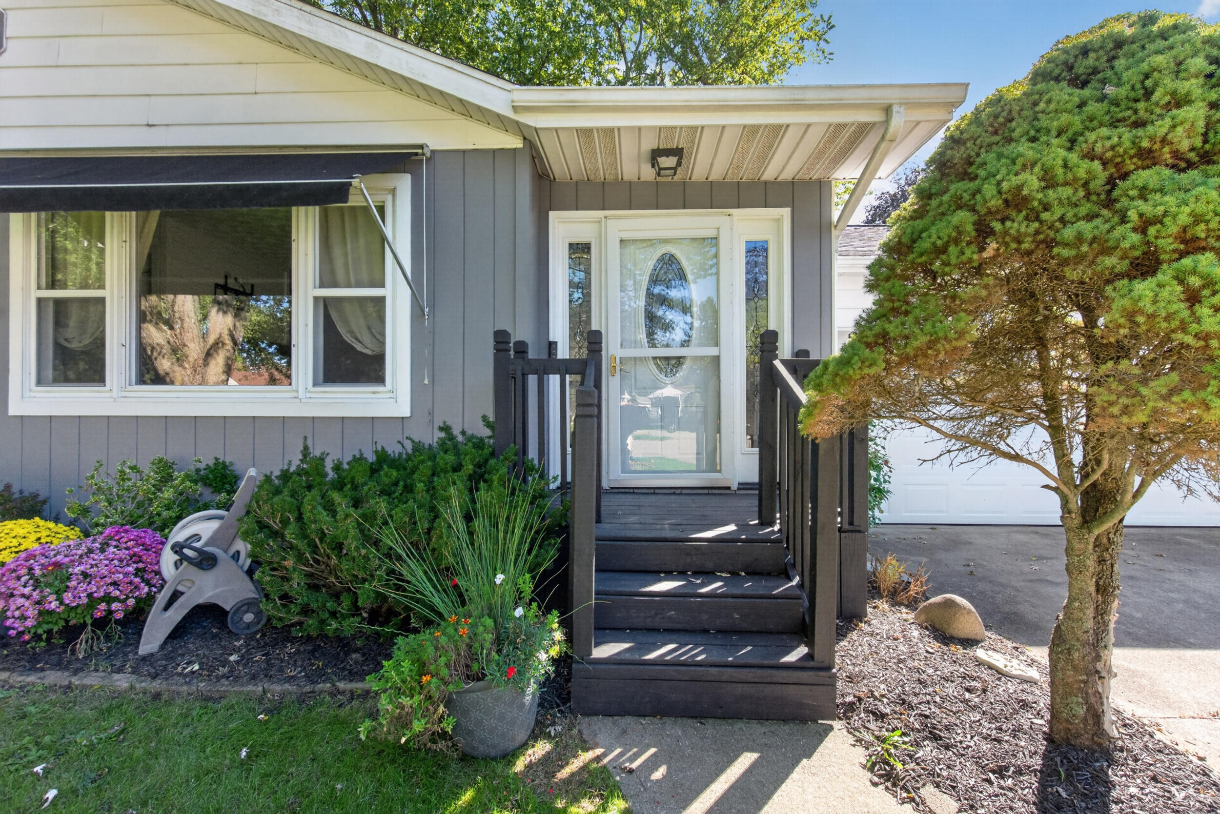 1525 Devonshire Road Jackson, MI 49203 - Photo 4 of 50 7_1525 devonshire rd jackson - 0008