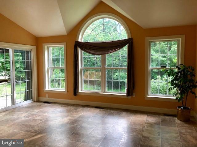 70 Kane Road Morgantown, PA 19543 - Photo 6 of 11 Gallery Image 6