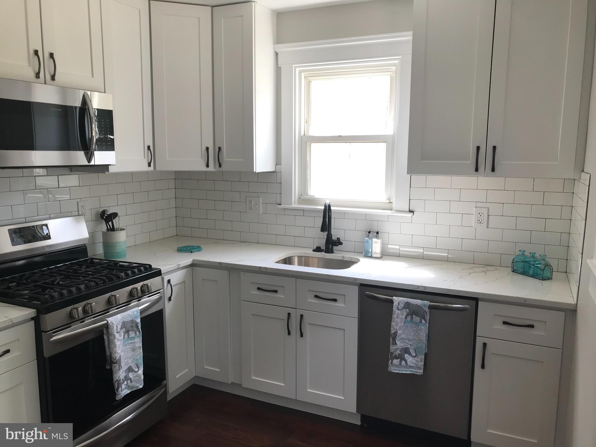 5572 Ashbourne Road Baltimore, MD 21227 - Photo 5 of 12