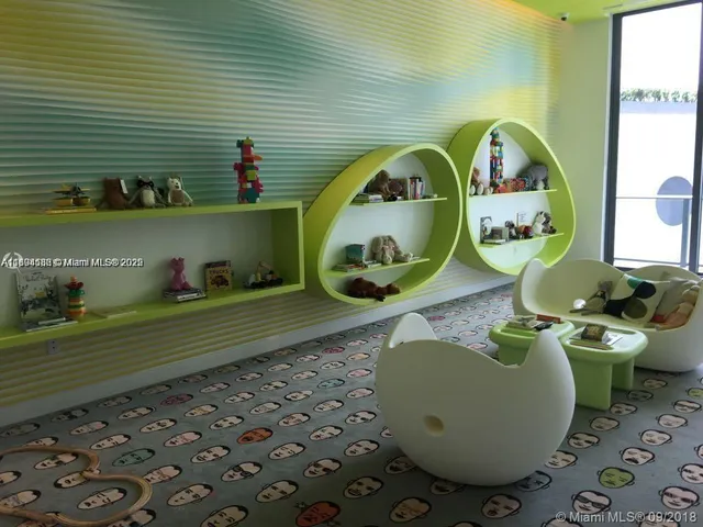 a picture of a bench in a picture