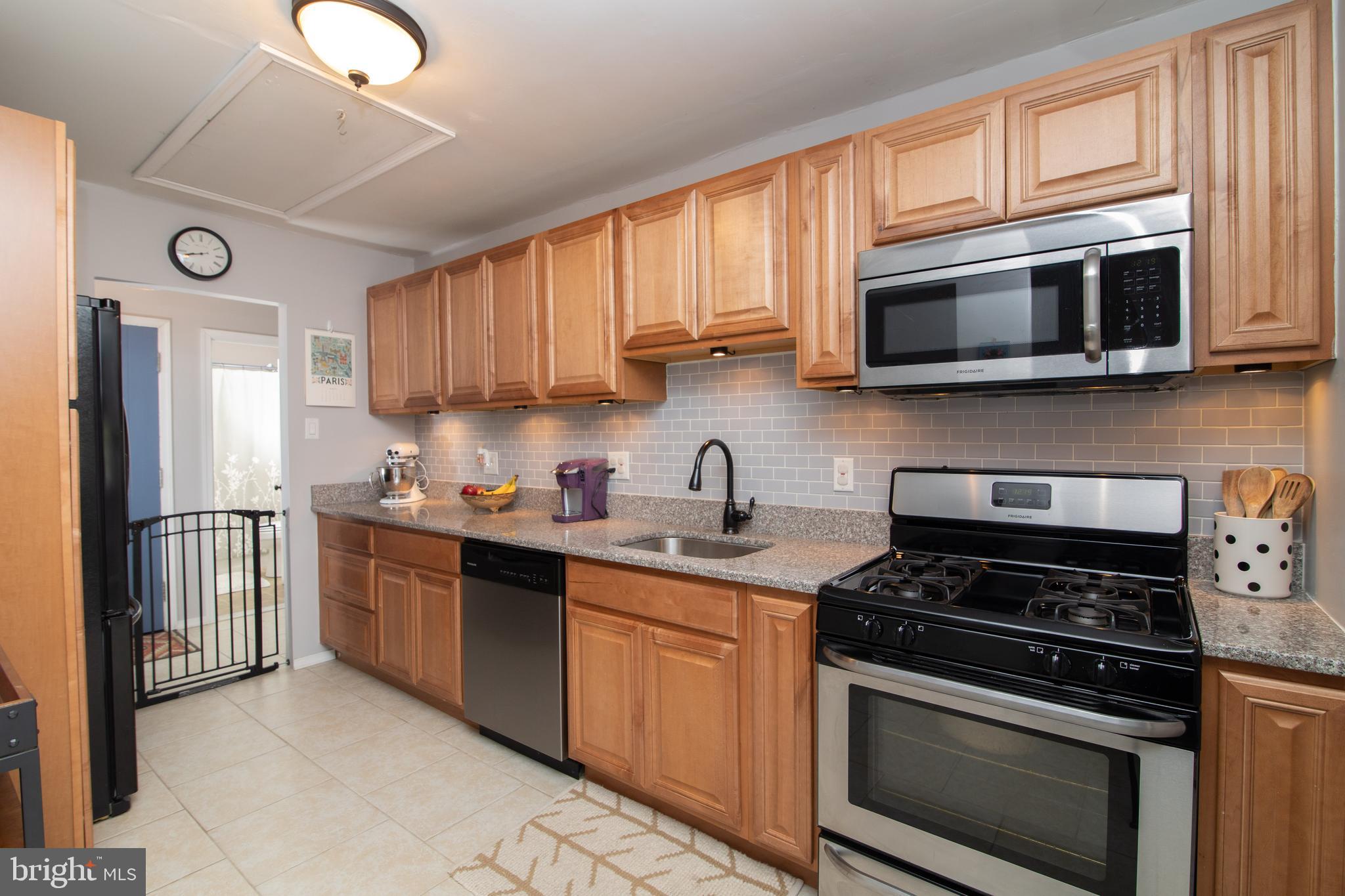 17 Paul Road Maple Shade, NJ 08052 - Photo 12 of 38 Gas cooking, granite countertops