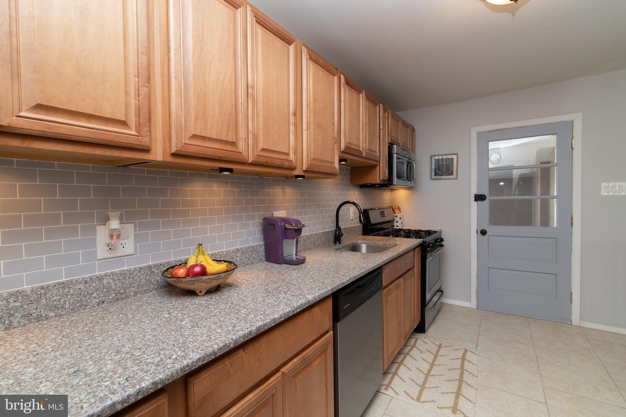 17 Paul Road Maple Shade, NJ 08052 - Photo 15 of 38 Custom backsplash