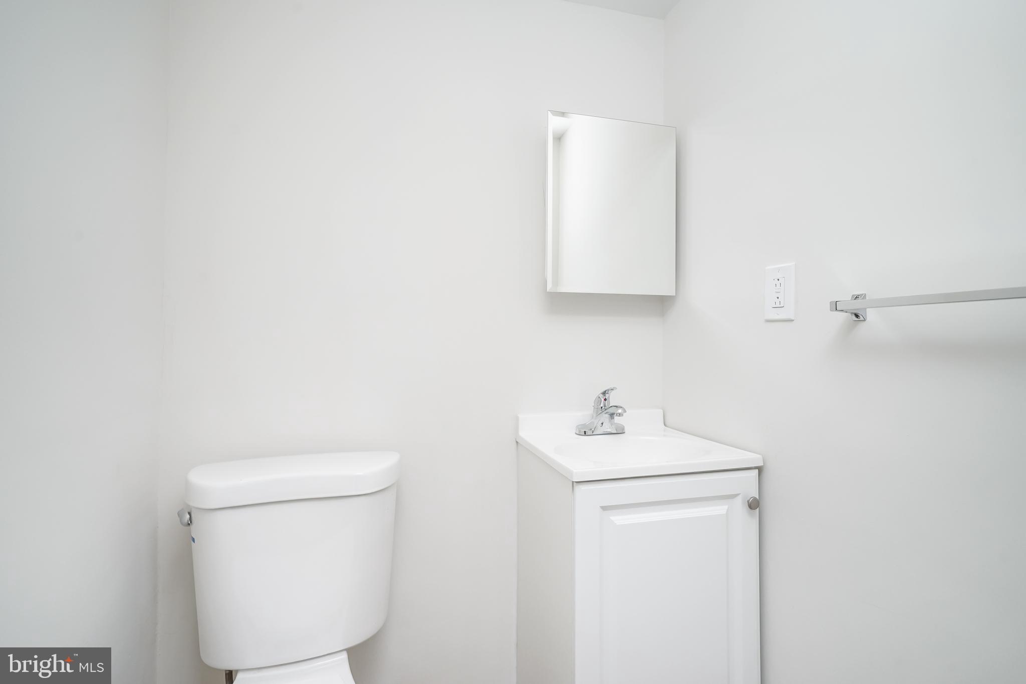1528 Beverly Road Philadelphia, PA 19138 - Photo 23 of 25 Half bath