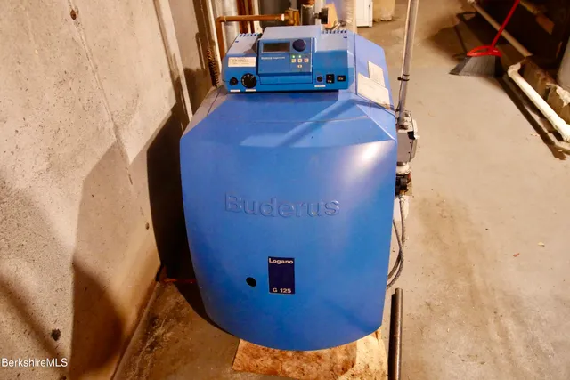 a view of a living room