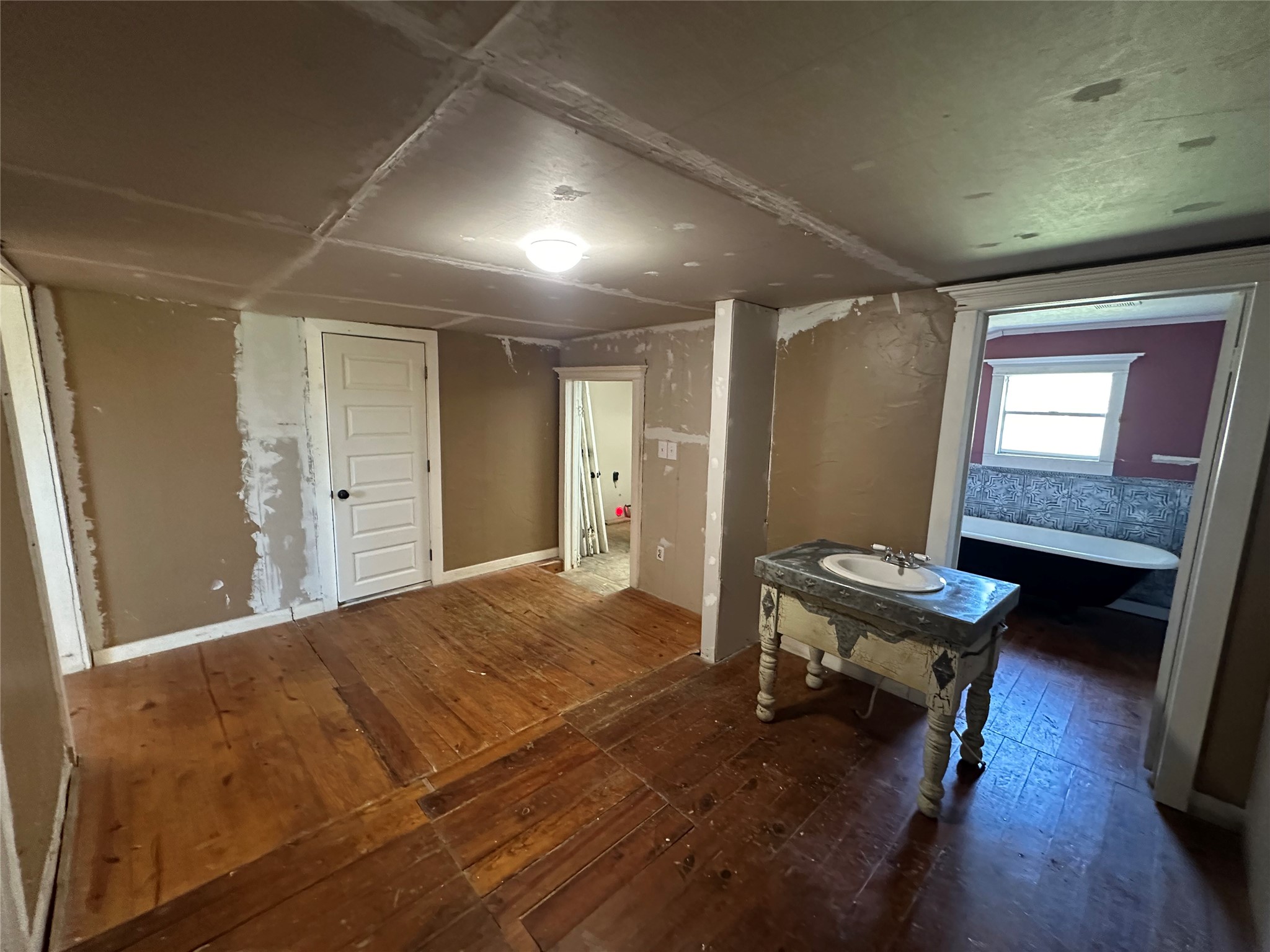 8773 I-45 Street South Centerville, TX 75833 - Photo 13 of 35 a bed room with a bed and a tv