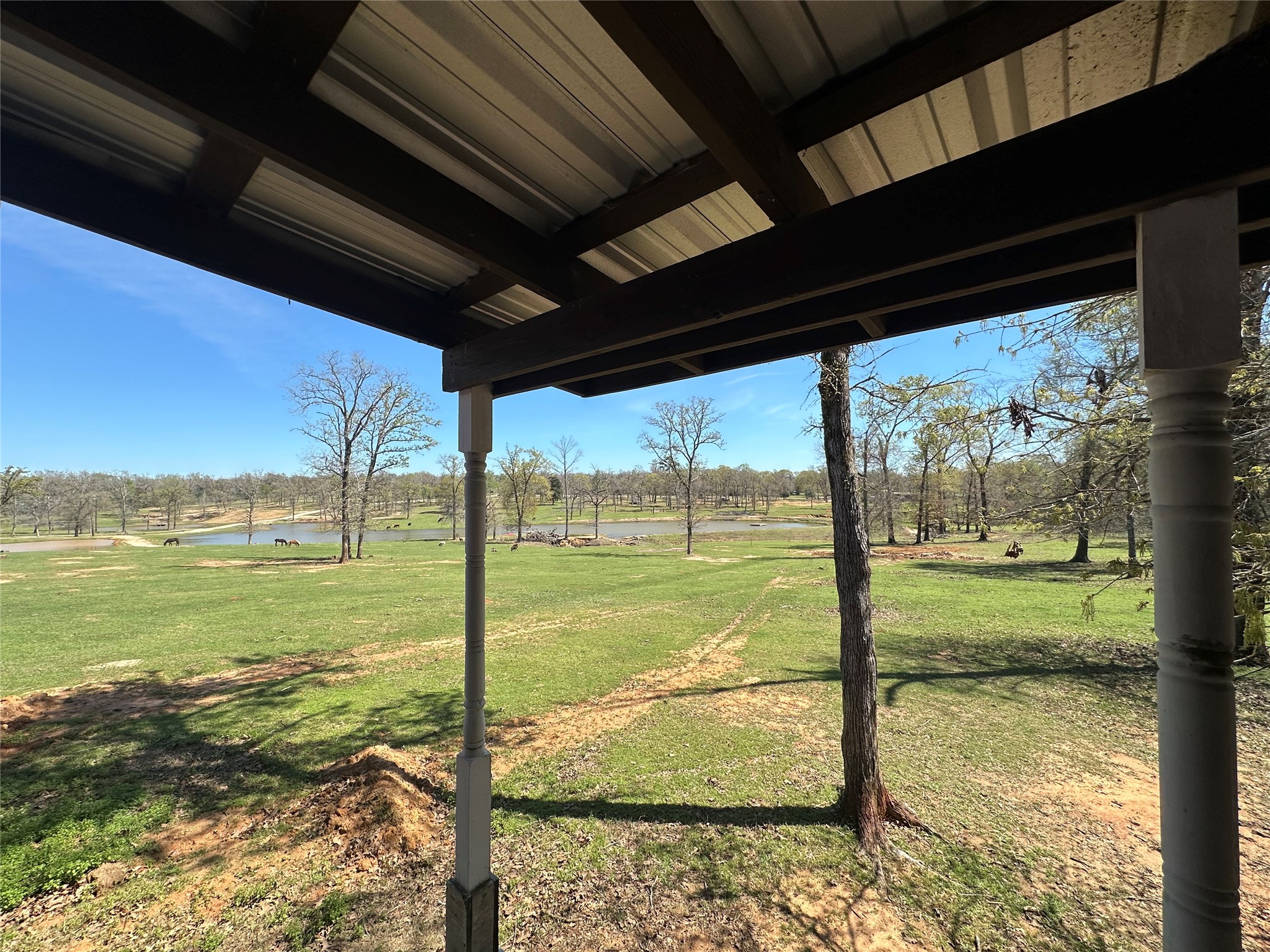 8773 I-45 Street South Centerville, TX 75833 - Photo 27 of 35 a view of an ocean from a balcony
