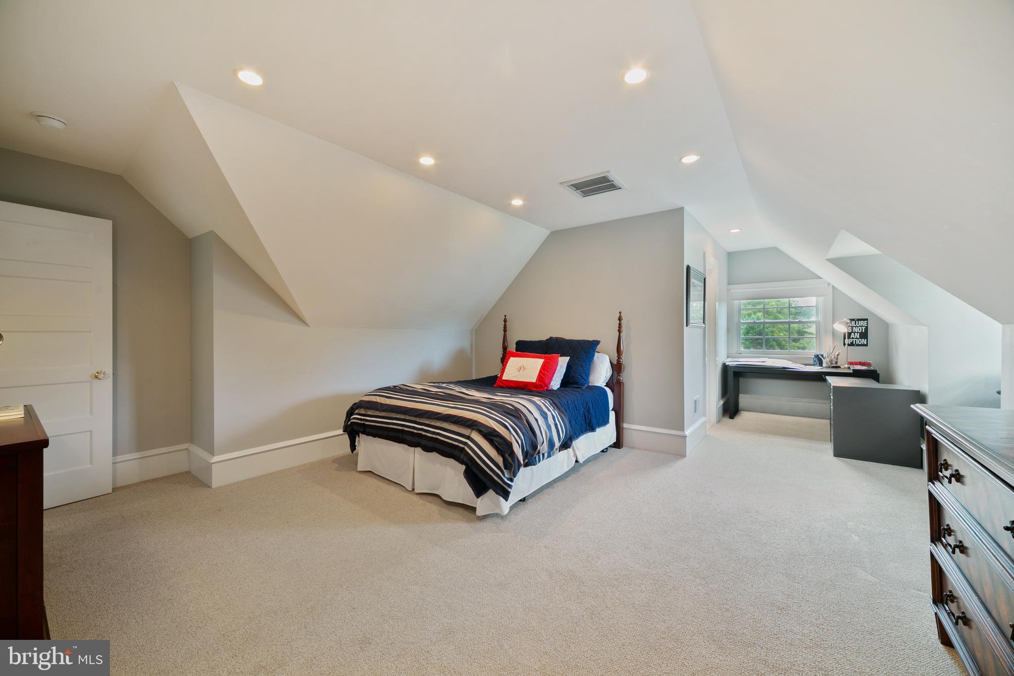 420 St Davids Road Wayne, PA 19087 - Photo 29 of 33 Bedroom #5