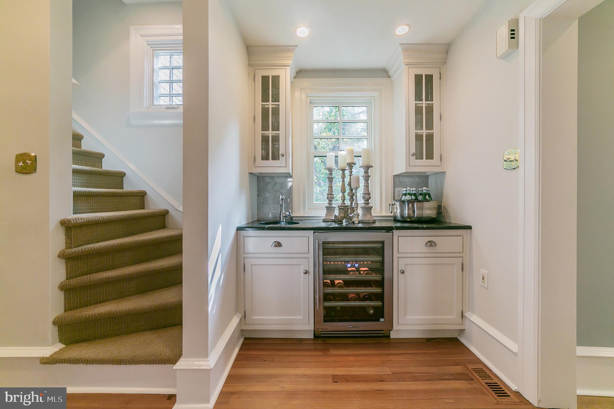 420 St Davids Road Wayne, PA 19087 - Photo 9 of 33 Wet Bar and Back Steps