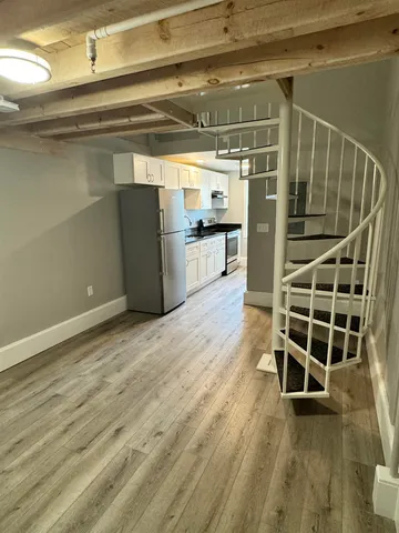 $1,599 | 10 Monarch Way, Unit 202, Portsmouth, NH 03801