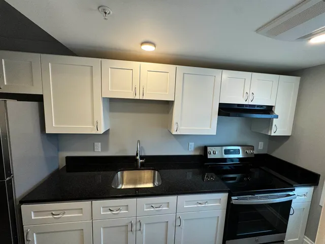$1,599 | 10 Monarch Way, Unit 202, Portsmouth, NH 03801