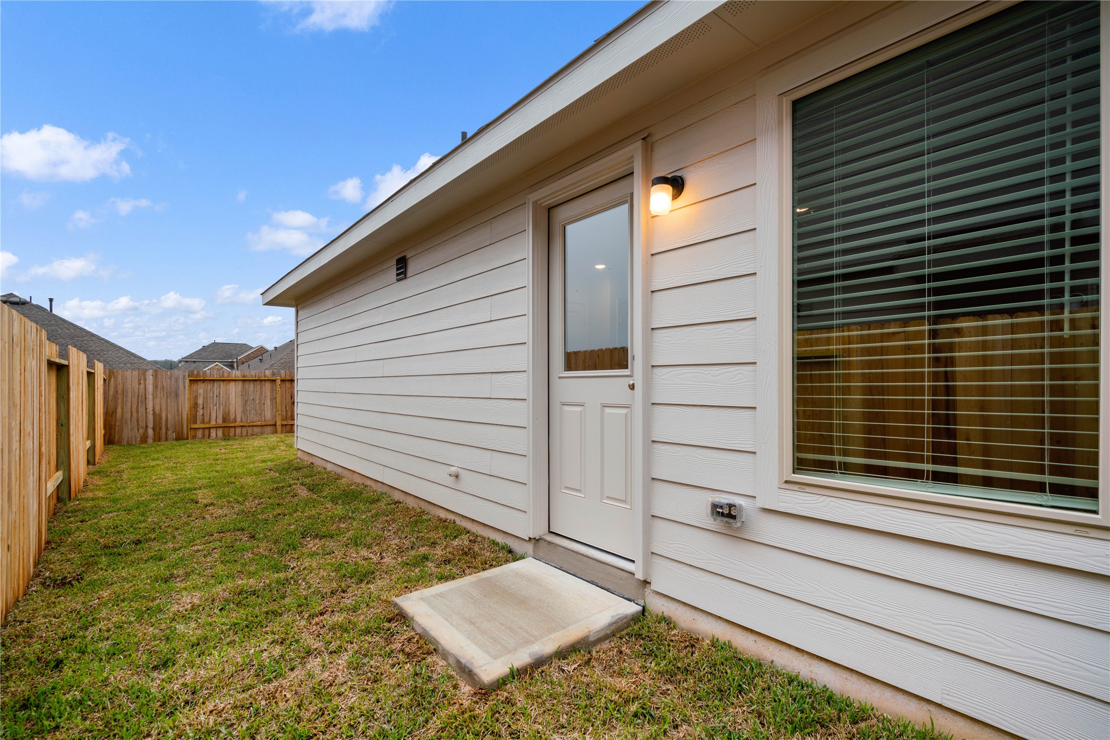 104 Pine Bend Magnolia, TX 77354 - Photo 18 of 25 a view of backyard of house