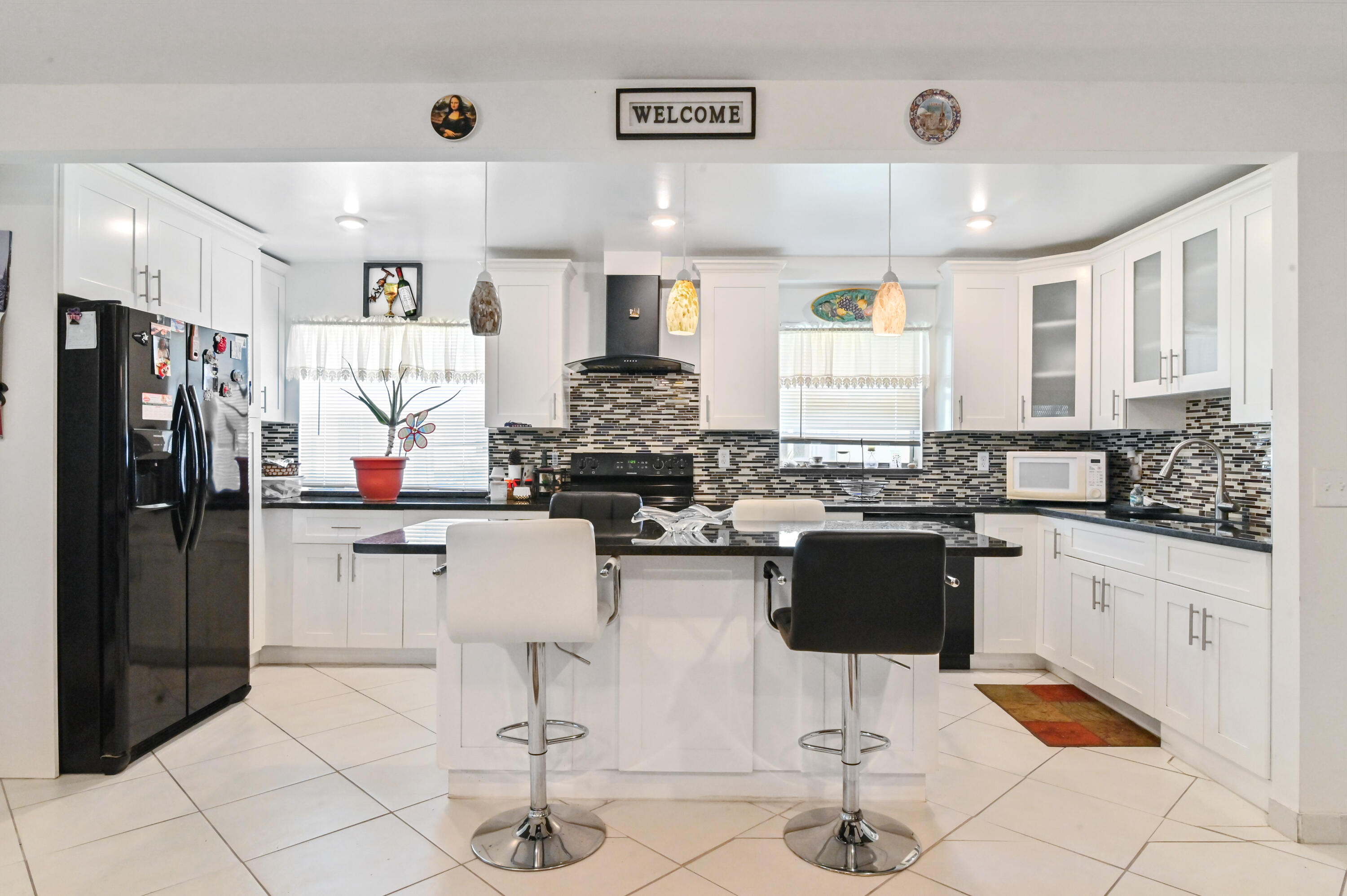 10 Kitchen 01
