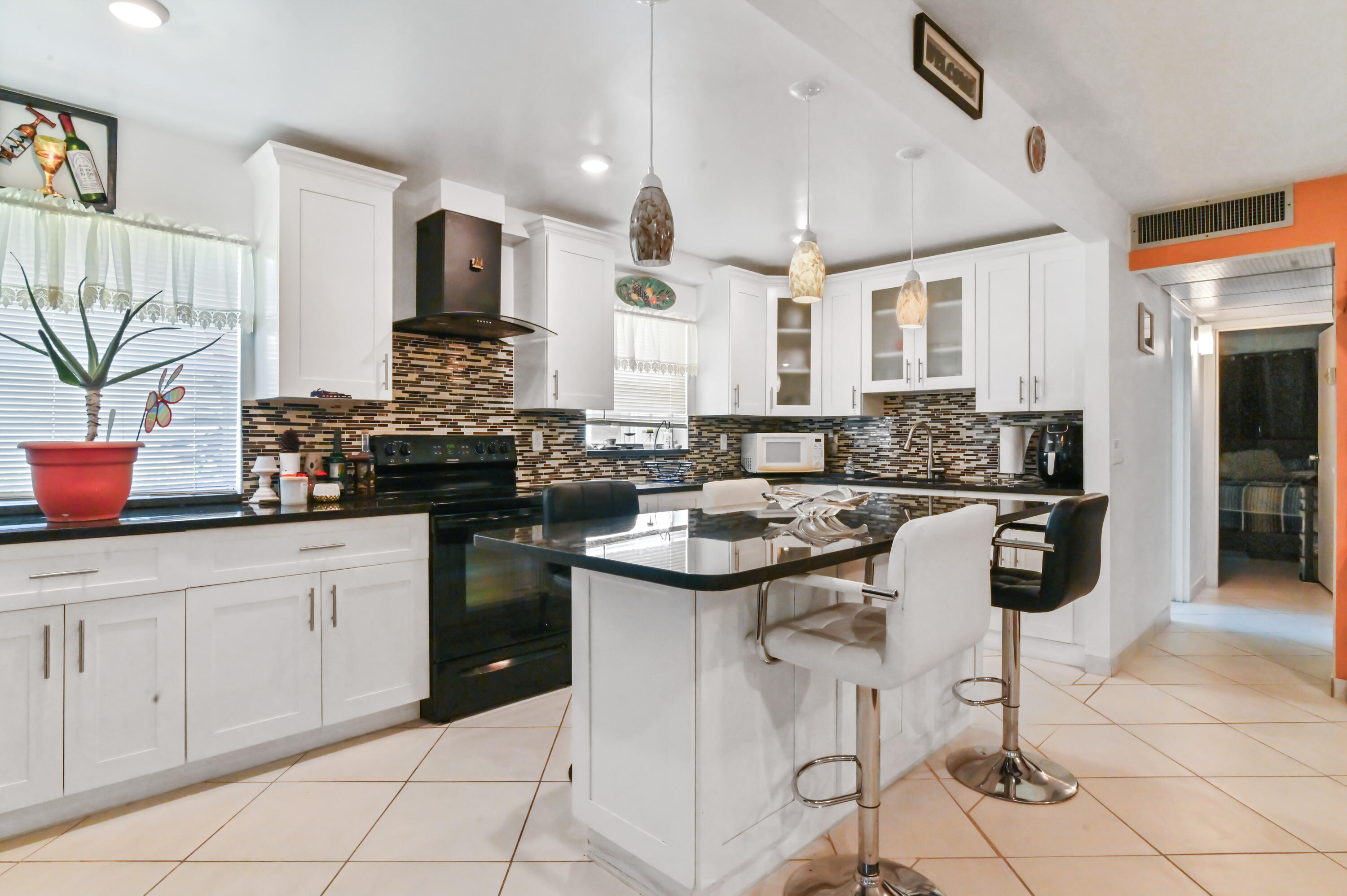 645 Monaco Court Delray Beach, FL 33446 - Photo 7 of 30 11 Kitchen 02