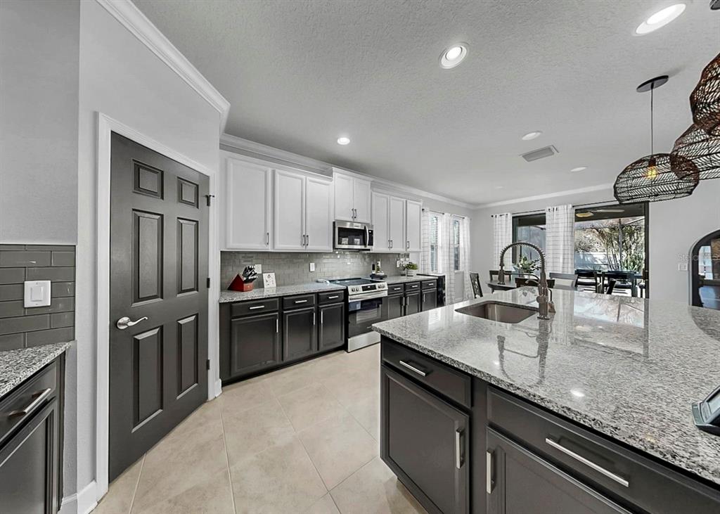2935 Shetland Ridge Drive Valrico, FL 33596 - Photo 10 of 77