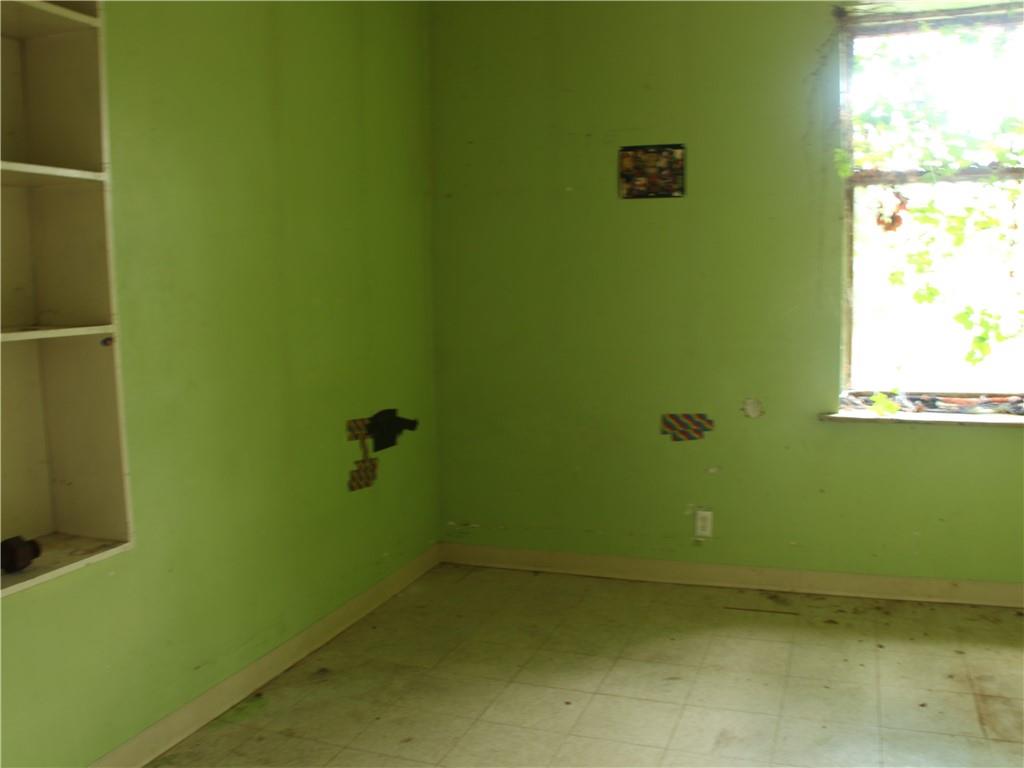 344-346 3rd Street California, PA 15419 - Photo 10 of 21 a view of a garage