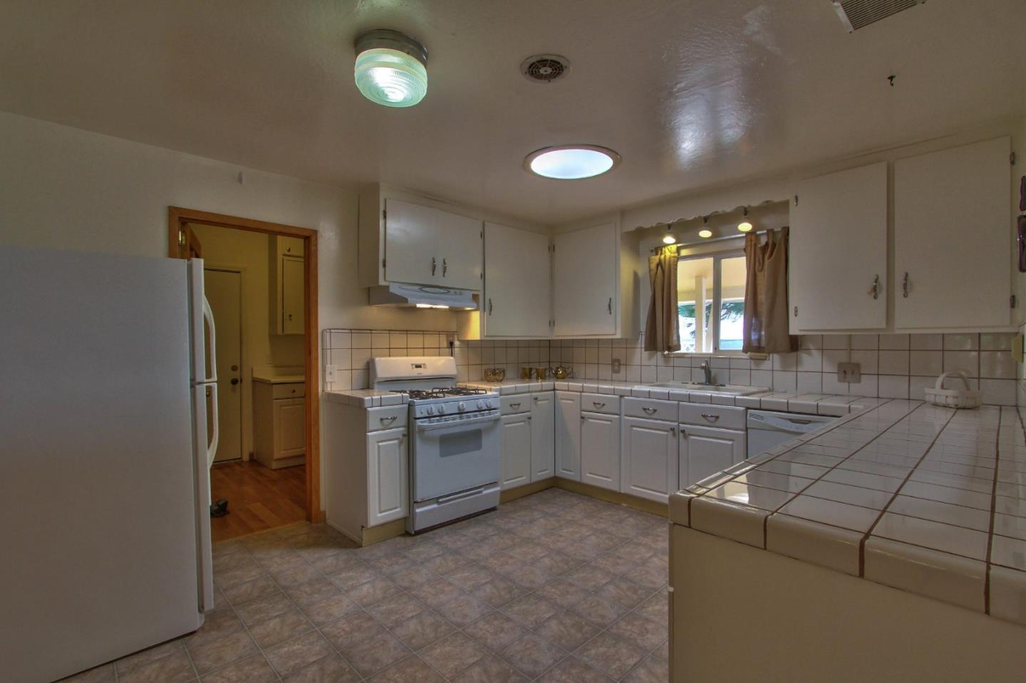 10951 Potrero Road Moss Landing, CA 95039 - Photo 8 of 27 Gallery Image 8