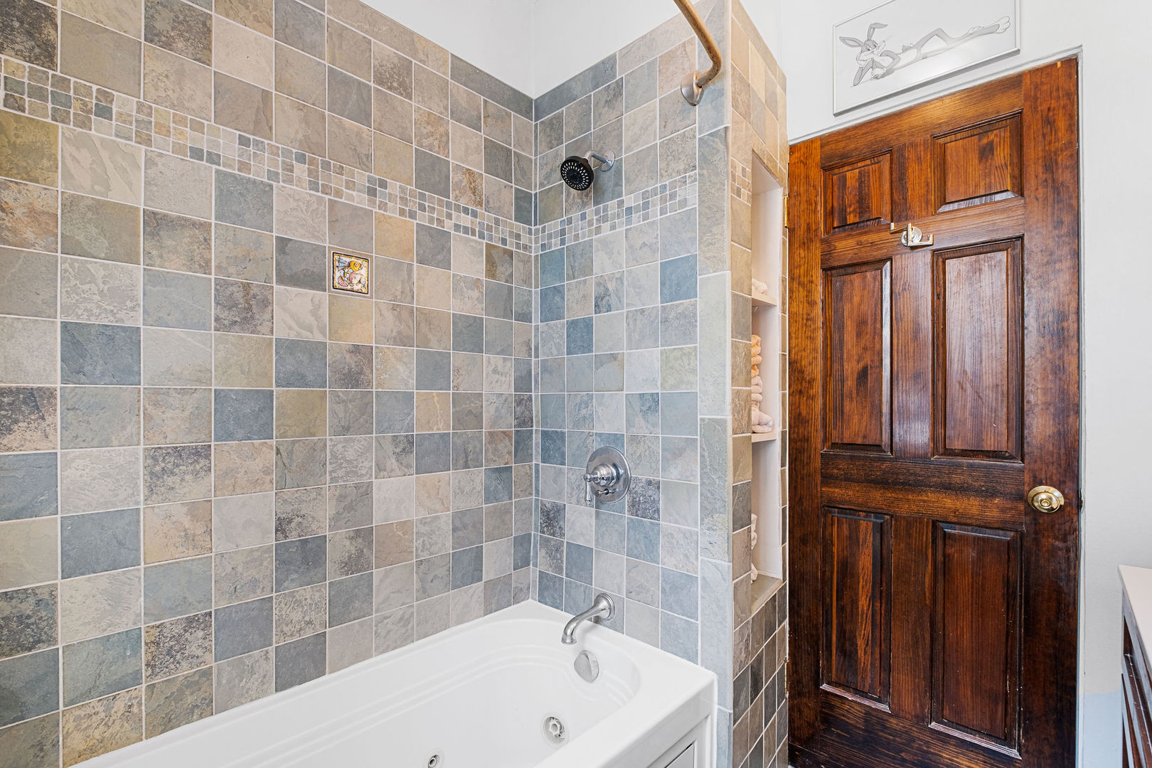 3749 North Pine Grove Avenue, Unit 3 Chicago, IL 60613 - Photo 18 of 33 Gallery Image 18
