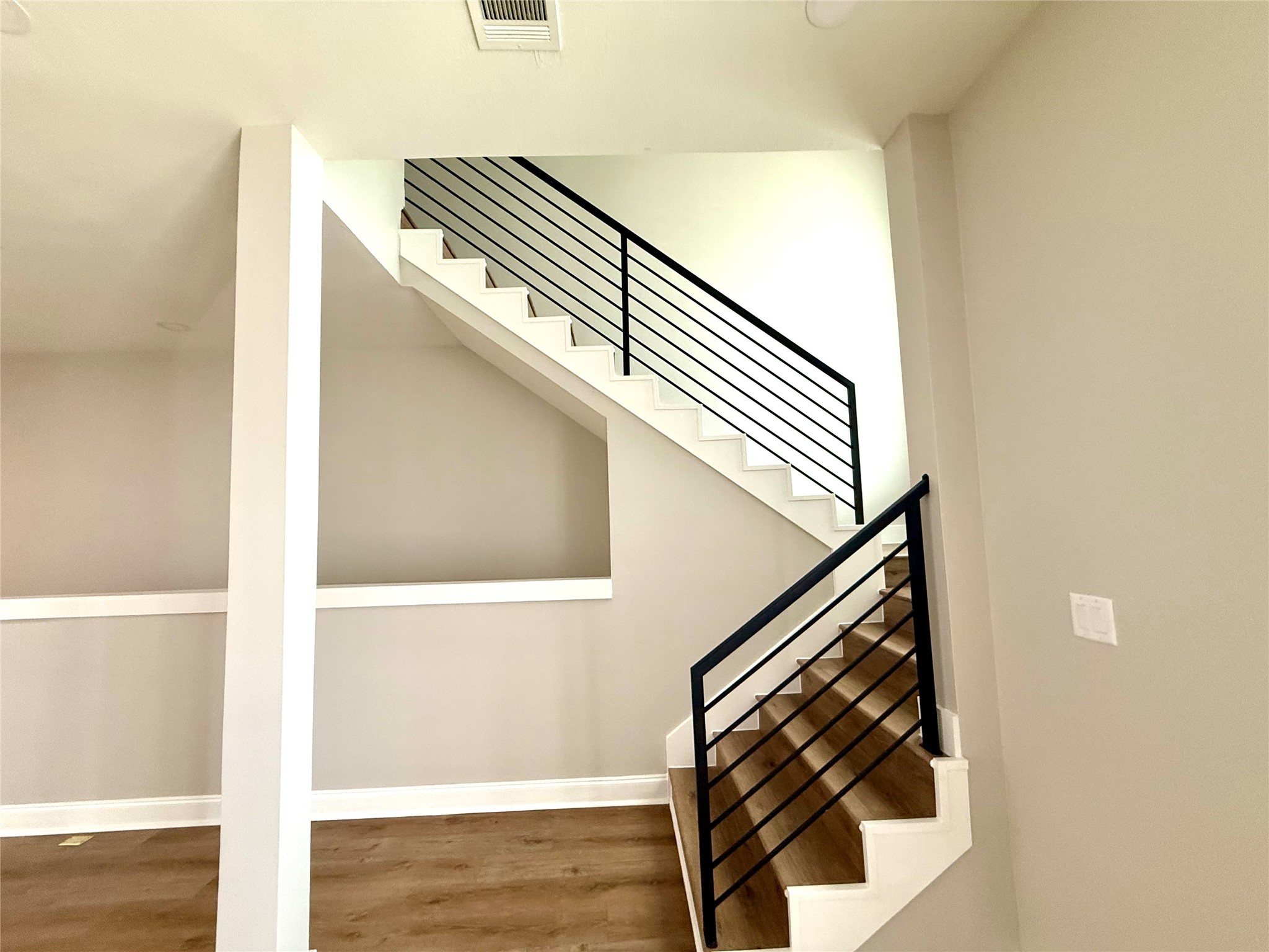 3526 Luca Street Houston, TX 77021 - Photo 6 of 9 a view of entryway