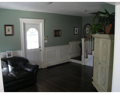 46 Fairview Road Stoneham, MA 02180 - Photo 3 of 6 Gallery Image 3