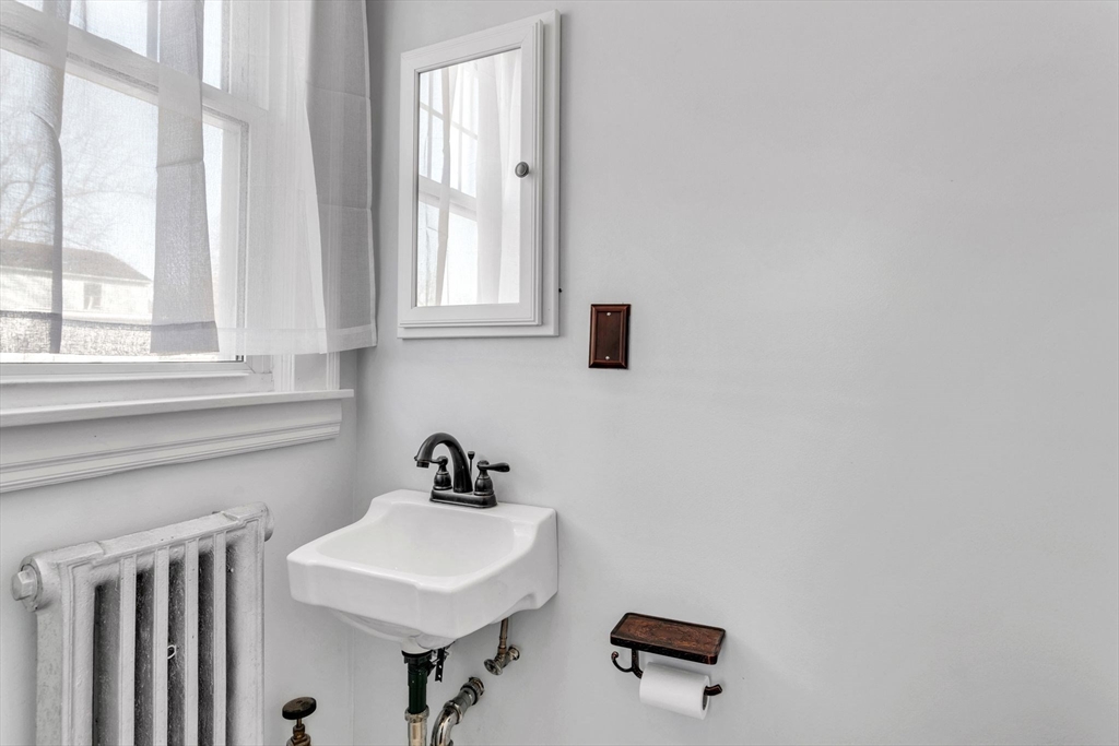 88 Redlands Street Springfield, MA 01104 - Photo 18 of 42