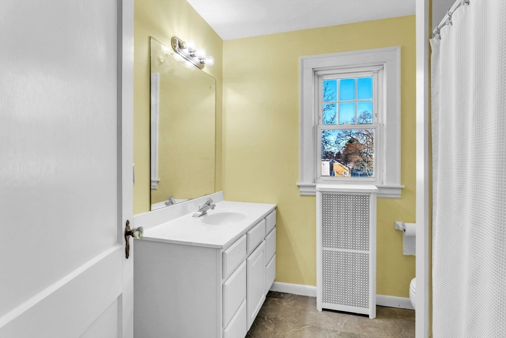 88 Redlands Street Springfield, MA 01104 - Photo 29 of 42