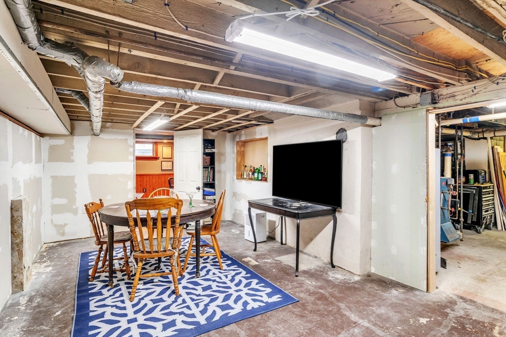 88 Redlands Street Springfield, MA 01104 - Photo 33 of 42