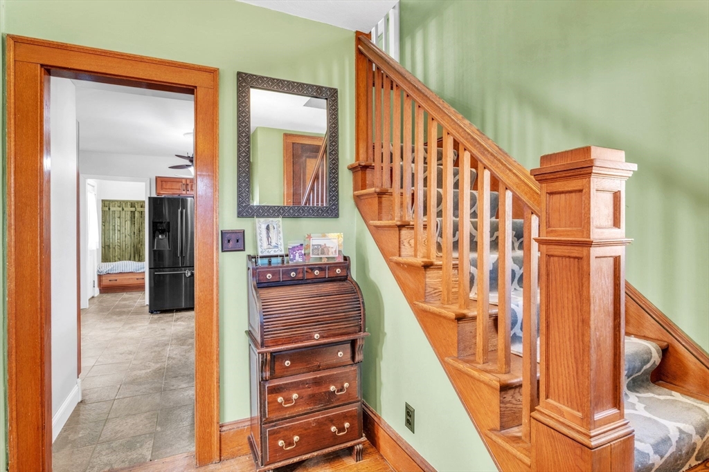 88 Redlands Street Springfield, MA 01104 - Photo 4 of 42