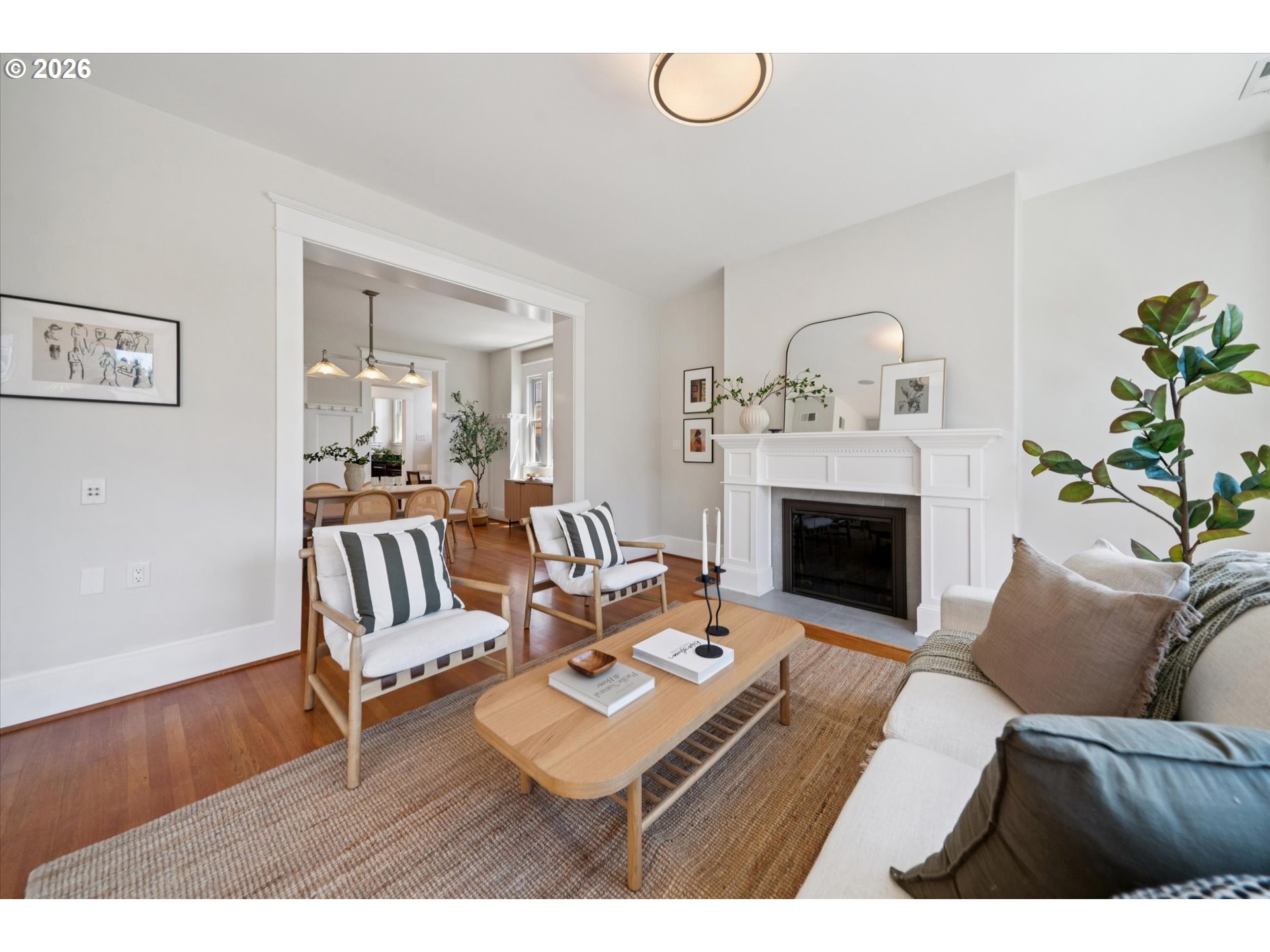 2475 Northwest Northrup Street Portland, OR 97210 - Photo 5 of 29 Living Room/Dining Room