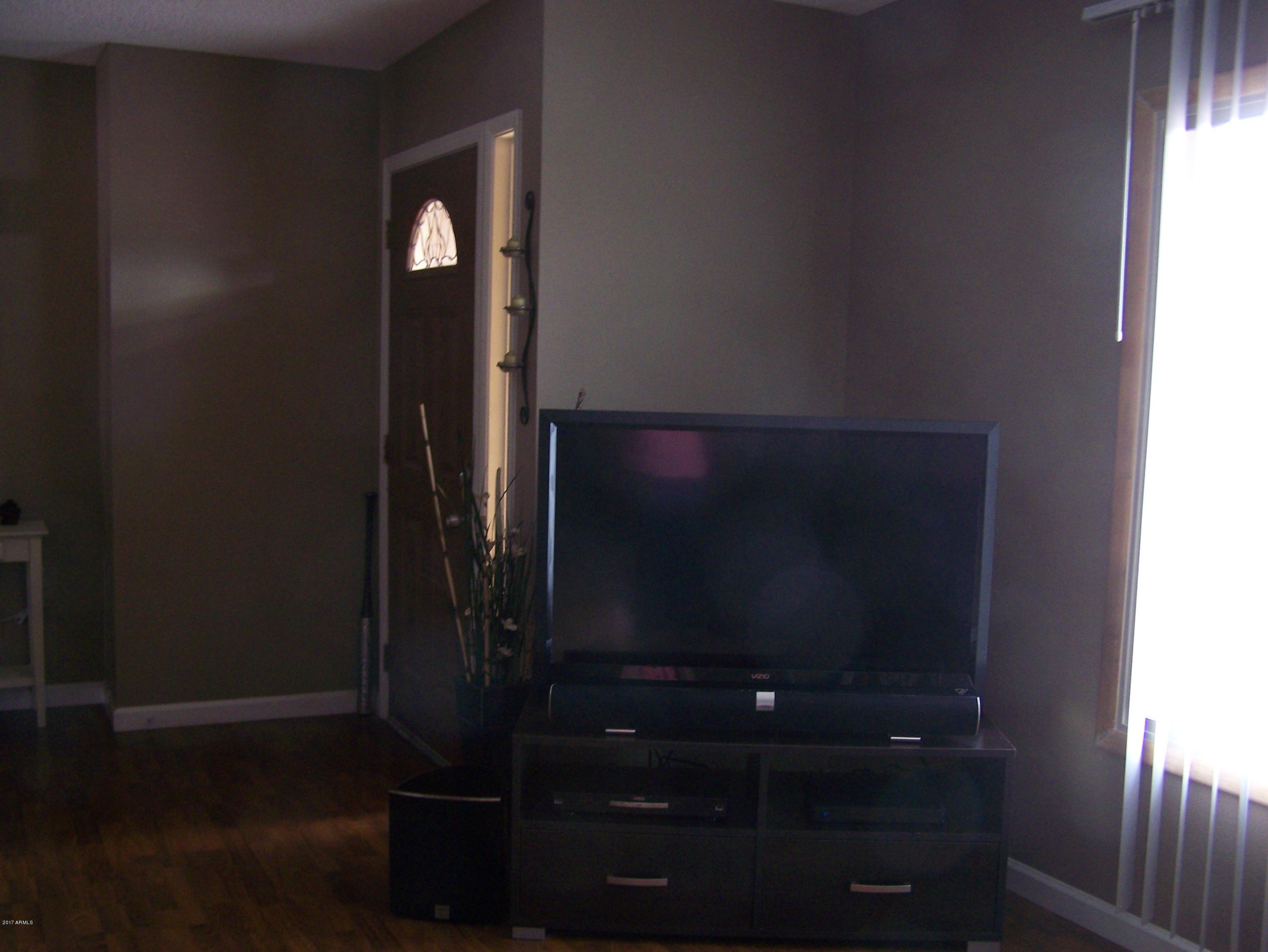 3424 West Hearn Road Phoenix, AZ 85053 - Photo 4 of 25 100_9466