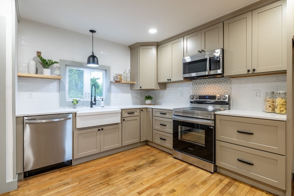 155 Fairhaven Road Mattapoisett, MA 02739 - Photo 1 of 34 Gallery Image 1