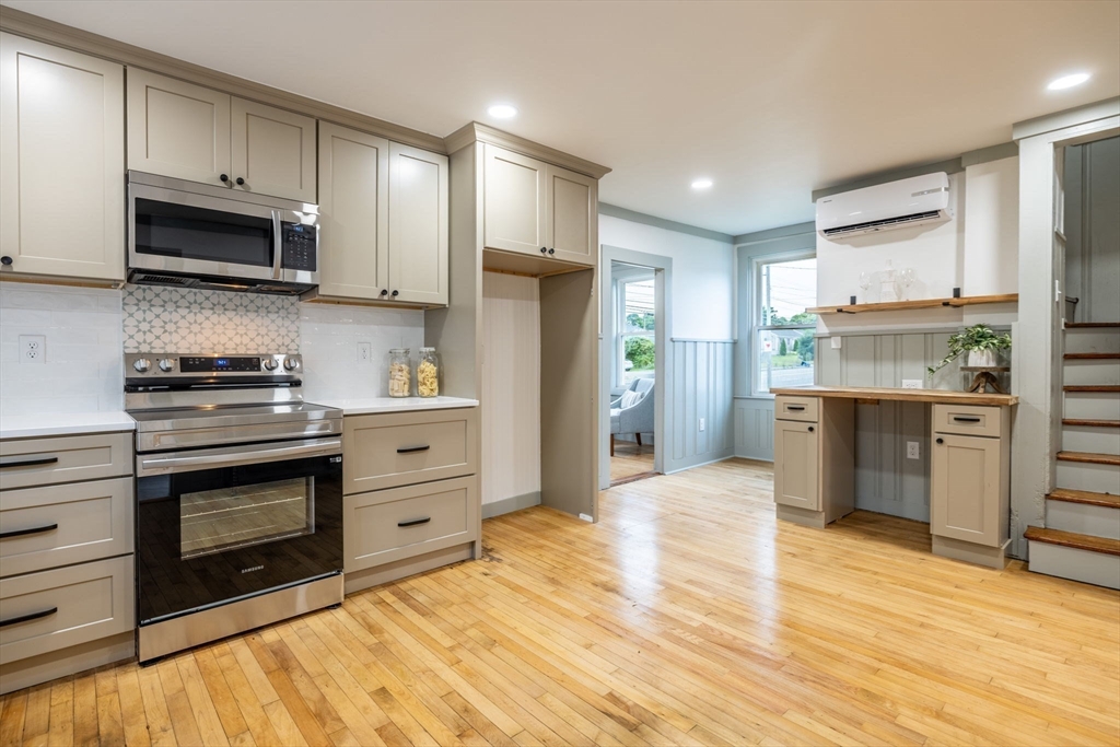 155 Fairhaven Road Mattapoisett, MA 02739 - Photo 6 of 34 Gallery Image 6