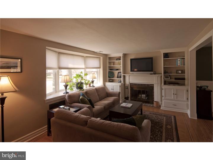 49 West Chelfield Road Glenside, PA 19038 - Photo 3 of 21 Living Room