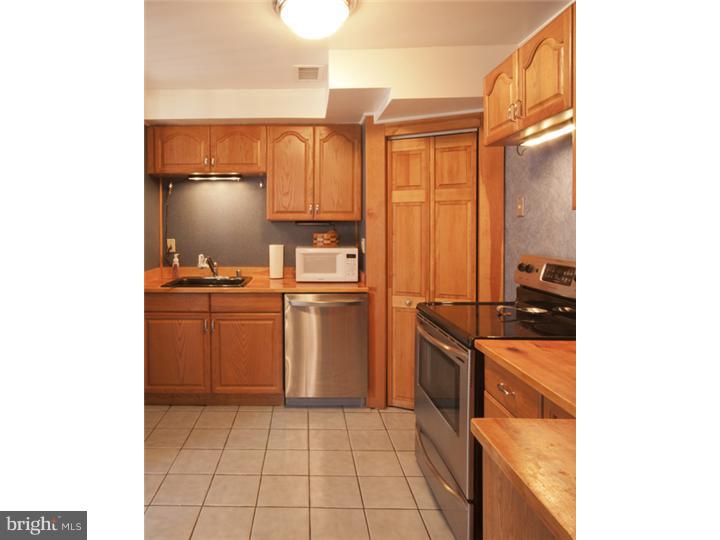 49 West Chelfield Road Glenside, PA 19038 - Photo 7 of 21 Kitchen