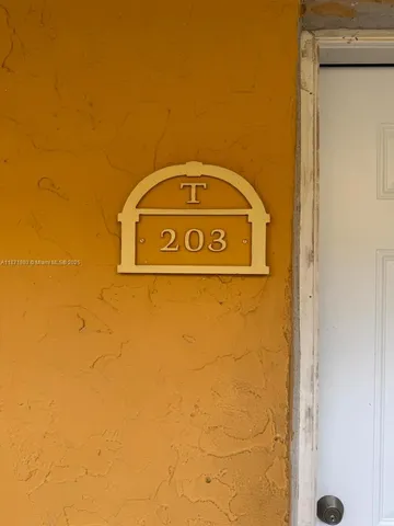 $214,900 | 17901 Northwest 68th Avenue, Unit T203, Hialeah, FL 33015