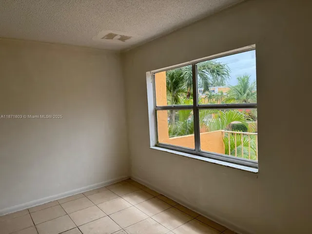 $214,900 | 17901 Northwest 68th Avenue, Unit T203, Hialeah, FL 33015