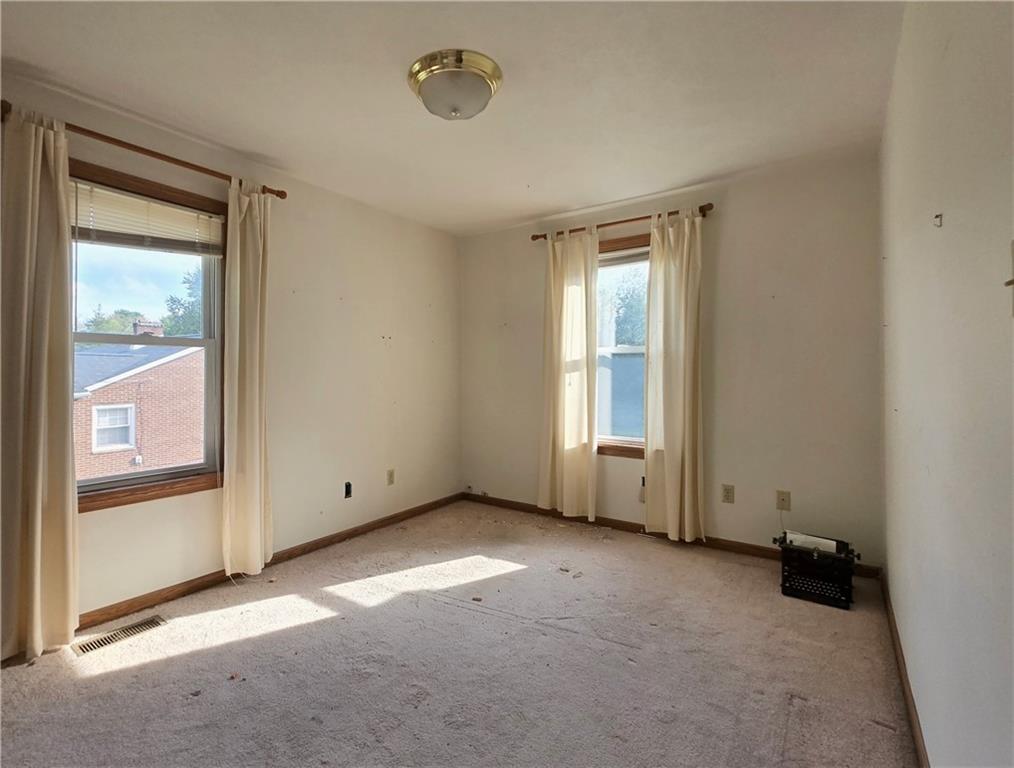 1731 Pulaski Road New Castle, PA 16105 - Photo 18 of 27 2nd bedroom