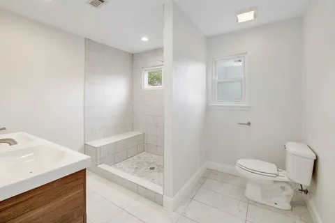 $885,000 | 4605 Beechwood Hollow, Austin, TX 78731