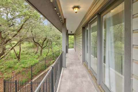 $885,000 | 4605 Beechwood Hollow, Austin, TX 78731