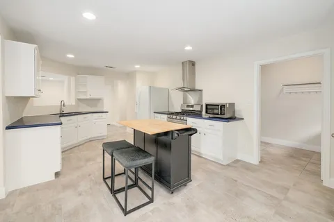 $885,000 | 4605 Beechwood Hollow, Austin, TX 78731
