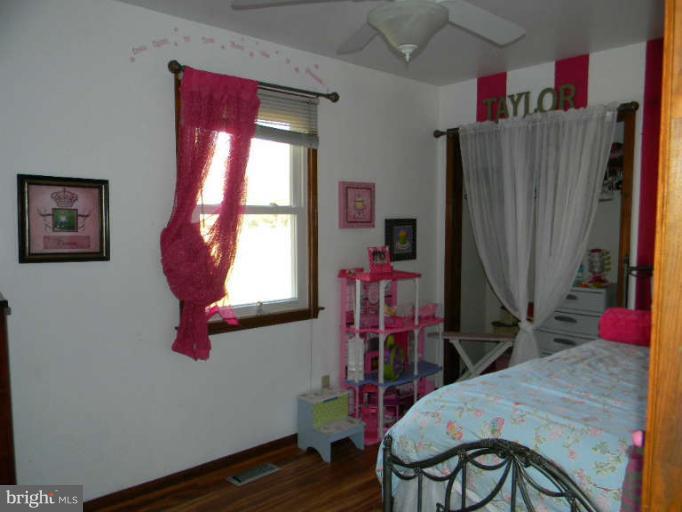 486 Shetley Road Amissville, VA 20106 - Photo 23 of 30 Bedroom