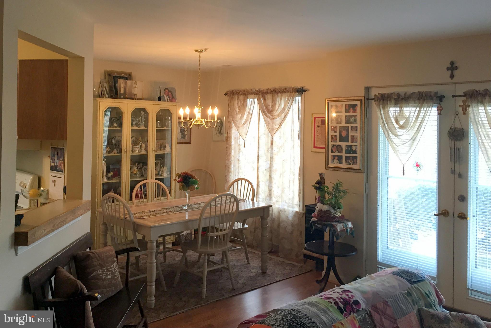 325 Pleasanton Road, Unit B11 Westminster, MD 21157 - Photo 5 of 13 Dining Room