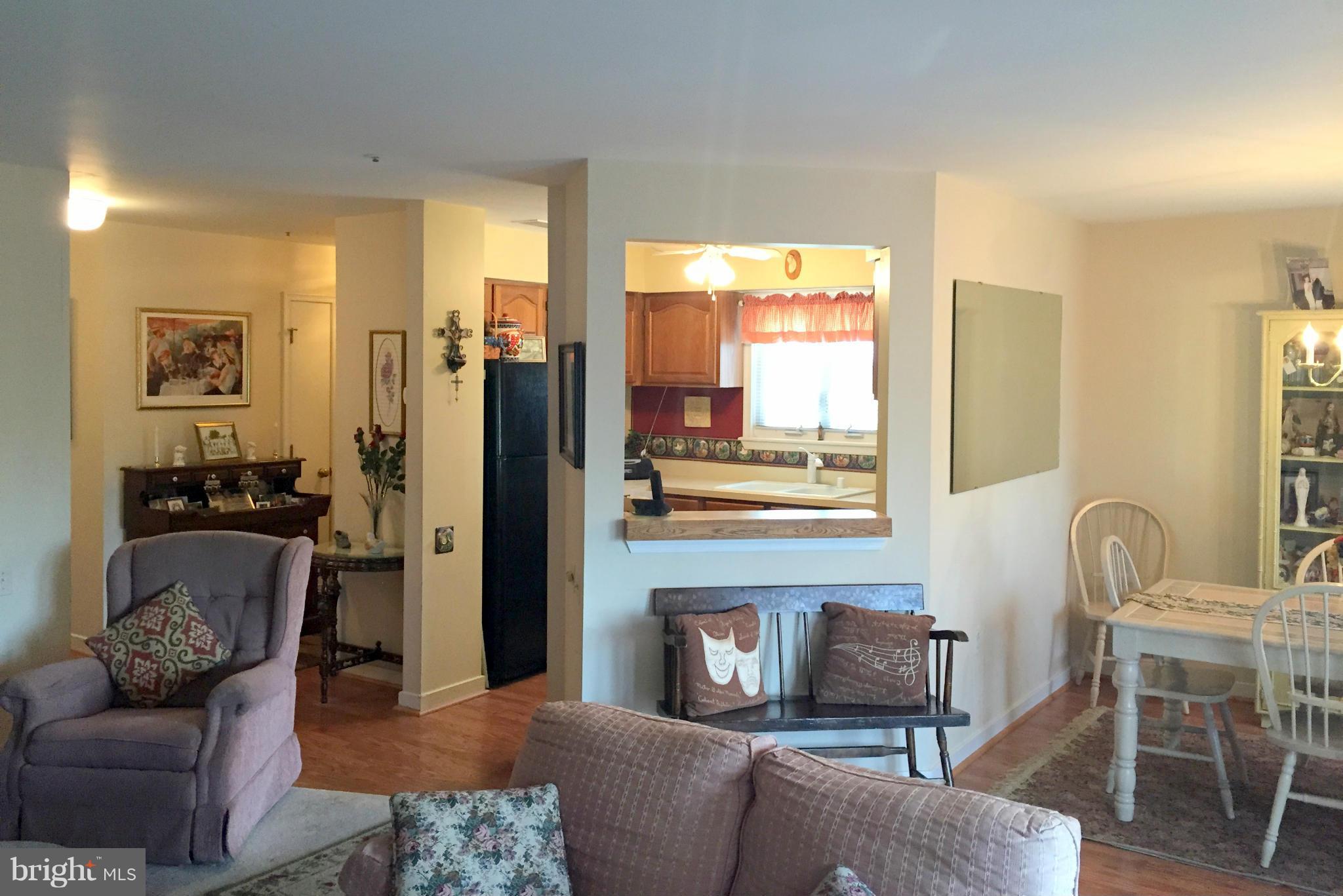 325 Pleasanton Road, Unit B11 Westminster, MD 21157 - Photo 6 of 13 Interior (General)