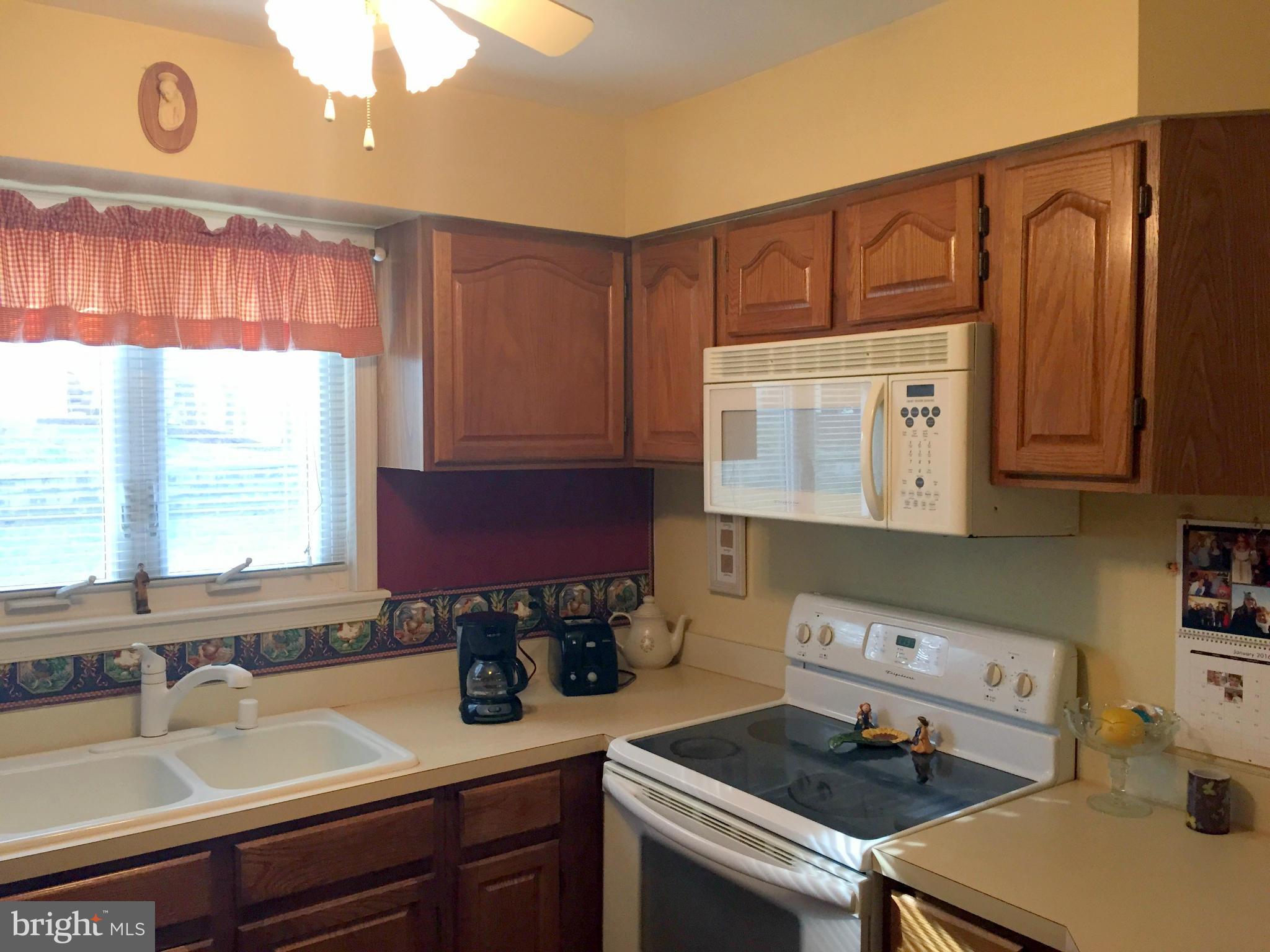 325 Pleasanton Road, Unit B11 Westminster, MD 21157 - Photo 7 of 13 Kitchen