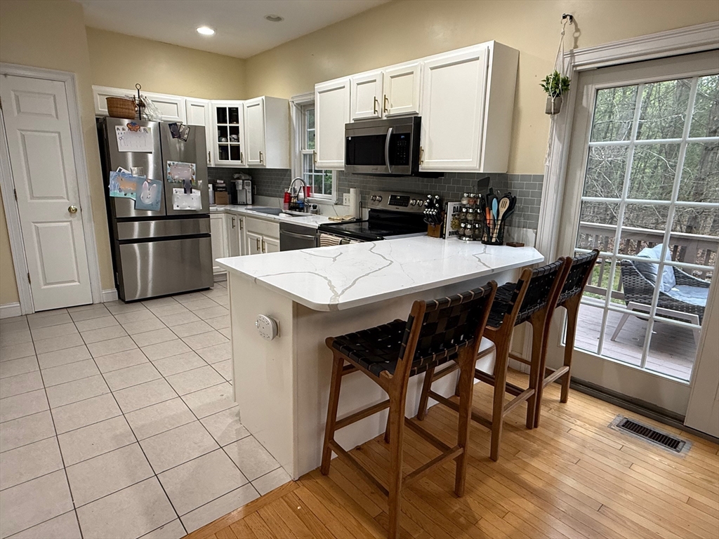 21 Knowlton Circle, Unit 21 Upton, MA 01568 - Photo 5 of 19